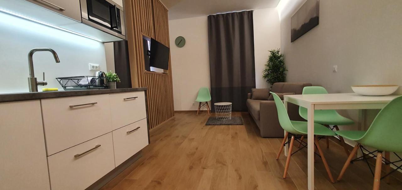 H4U Smart Deluxe Apartment Загреб Екстериор снимка